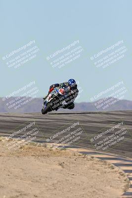 media/Dec-07-2025-CVMA (Sun) [[3e7d2de5dc]]/Race 7-Formula Lightweight Twins Shootout/